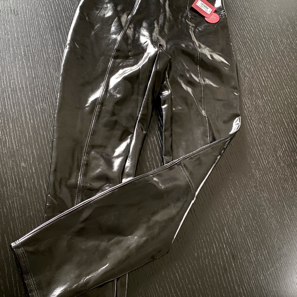 AUTHENTIC SPANX PATENT LEATHER LEGGINGS